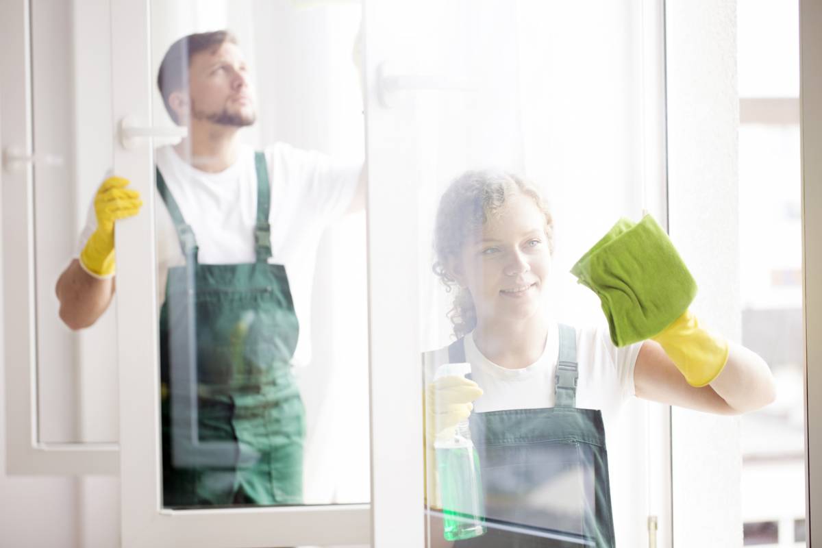 Lire la suite à propos de l’article Plus Belle La Vitre, des professionnels du ménage et du lavage de vitres